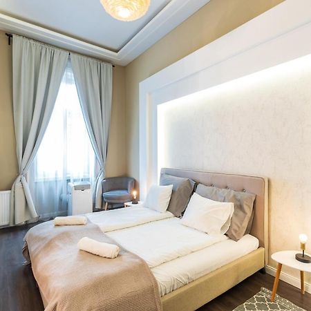 Spacious Luxury Apartment At The Heart Of บูดาเปสต์ ภายนอก รูปภาพ