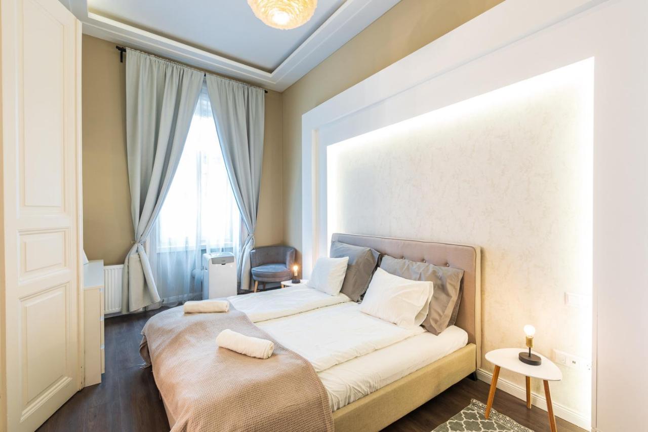 Spacious Luxury Apartment At The Heart Of บูดาเปสต์ ภายนอก รูปภาพ