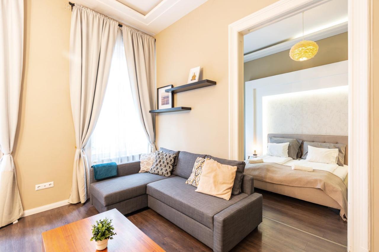 Spacious Luxury Apartment At The Heart Of บูดาเปสต์ ภายนอก รูปภาพ