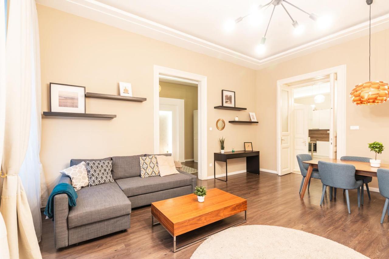 Spacious Luxury Apartment At The Heart Of บูดาเปสต์ ภายนอก รูปภาพ