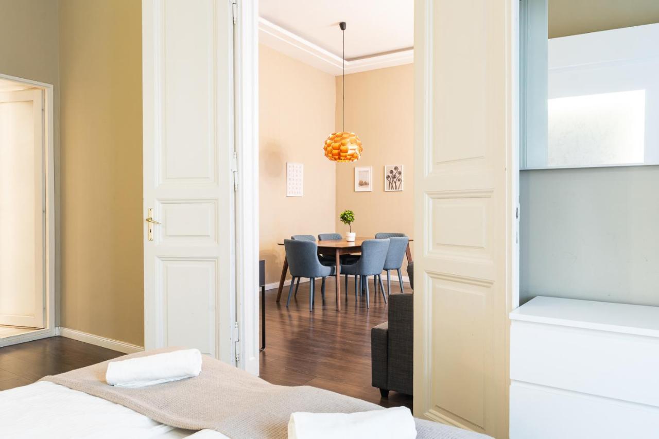 Spacious Luxury Apartment At The Heart Of บูดาเปสต์ ภายนอก รูปภาพ